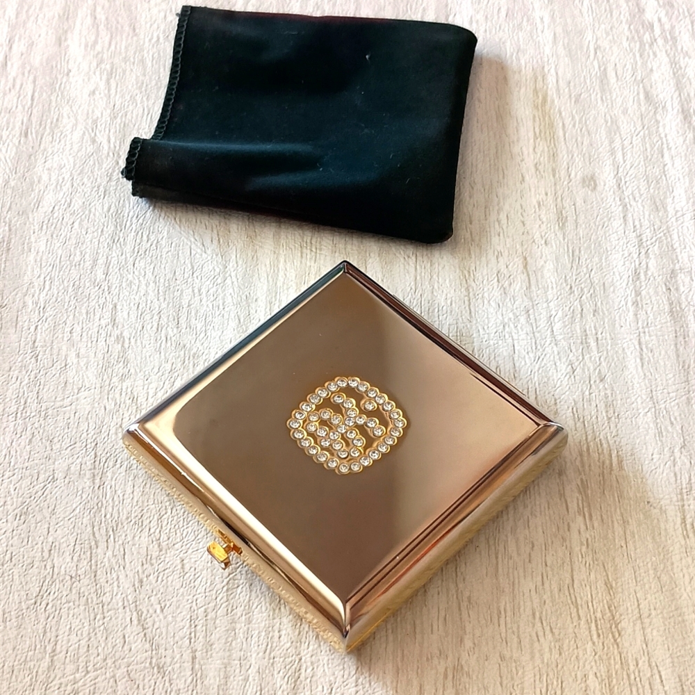 Arbonne compact